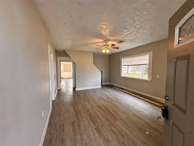 Building Photo - 104 S 7th St