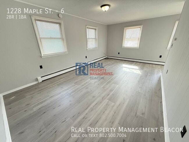 Building Photo - 1228 Maple St