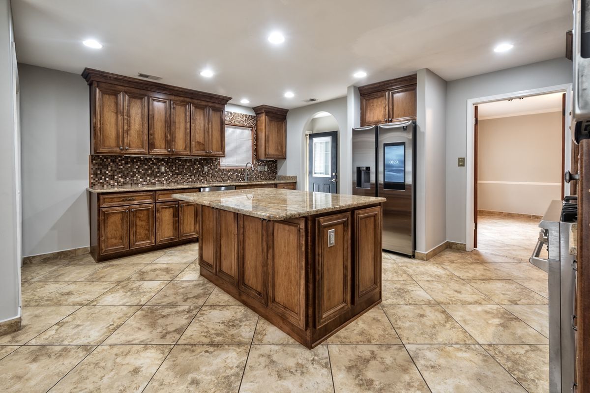 Building Photo - 2598 Cedar Ridge Dr