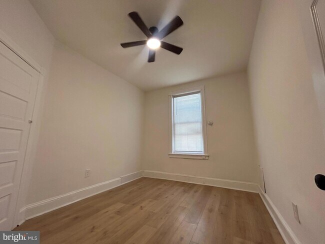 Building Photo - 114 S 58th St
