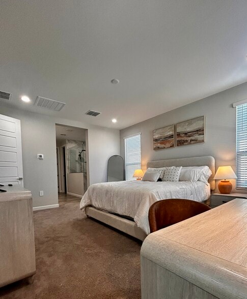 Building Photo - 5128 E Coolbrook Ave