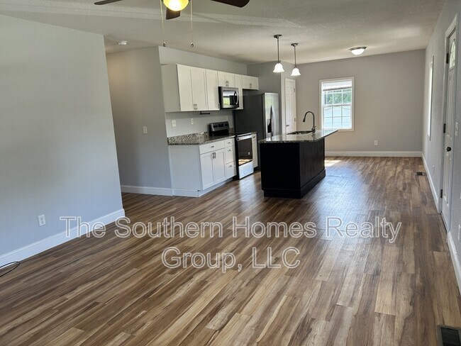 Building Photo - 517 Sherwood Ave