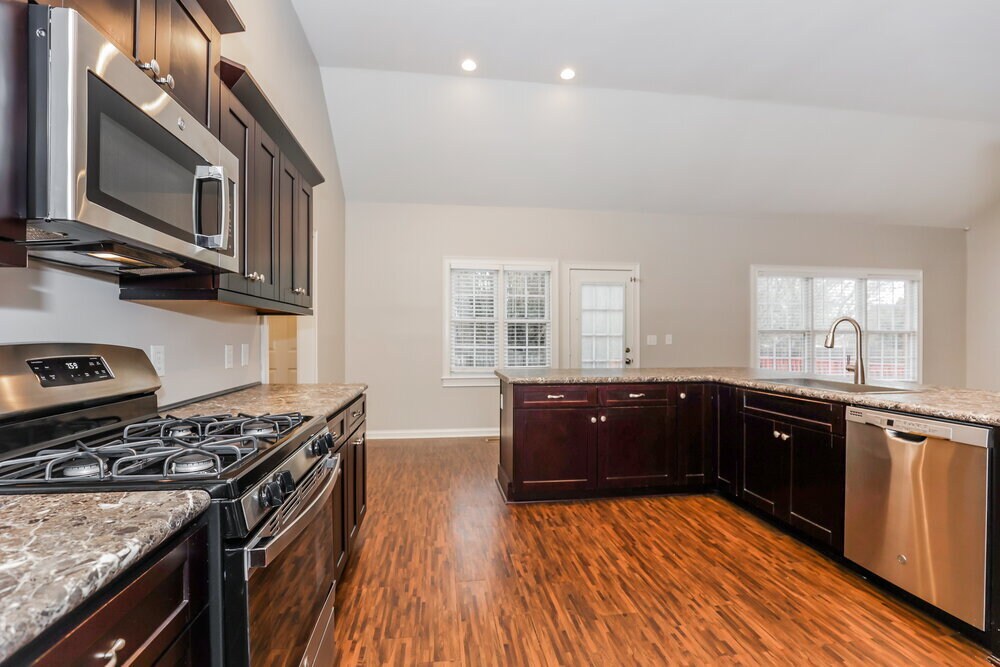 Building Photo - 2414 Amber Glen Dr