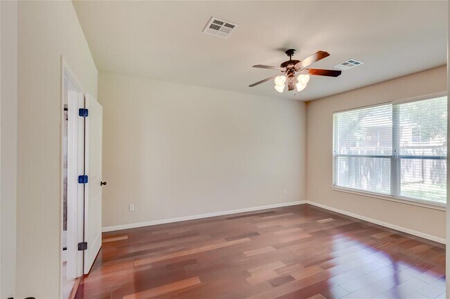 Building Photo - 11300 Cherisse Dr