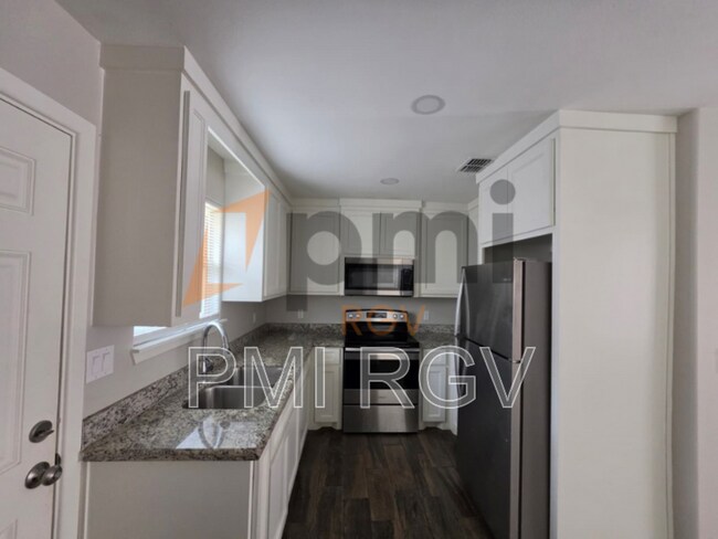 Building Photo - 2106 Taxco Ct