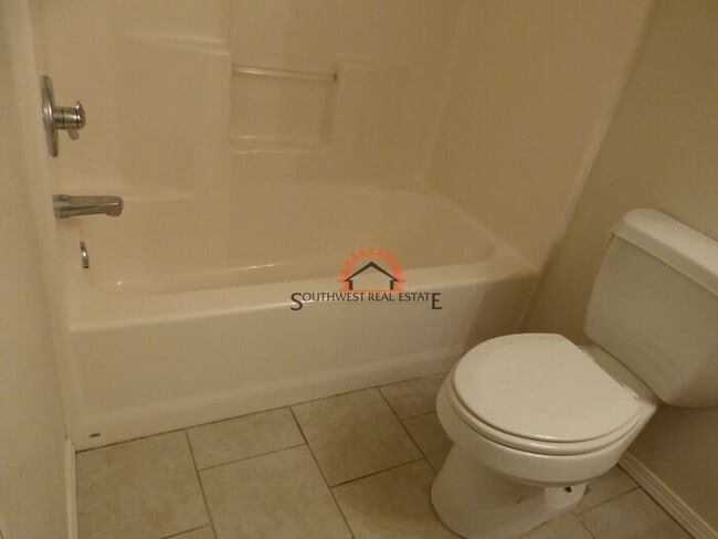 Building Photo - Spacious 2 bedrooms 2 baths apartment. ALL BILL'S PAID!