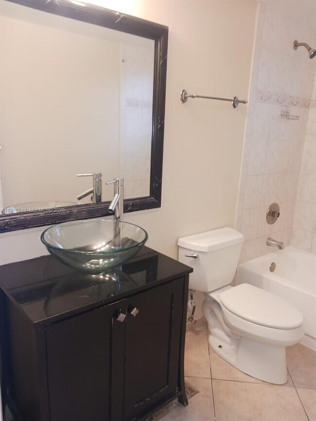 Building Photo - 300 Gardens Dr