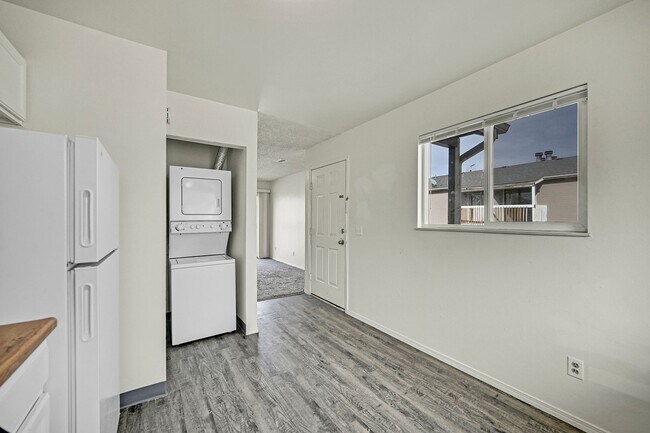 Building Photo - 1051 Mazatlan Cir