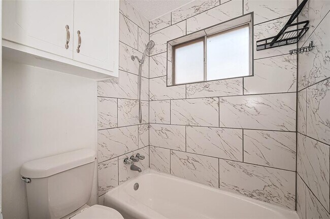 Building Photo - 14319 Waterville Way