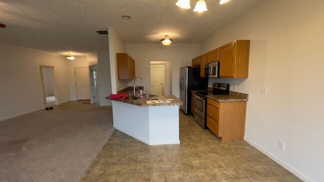 Building Photo - 3232 Huxley Dr
