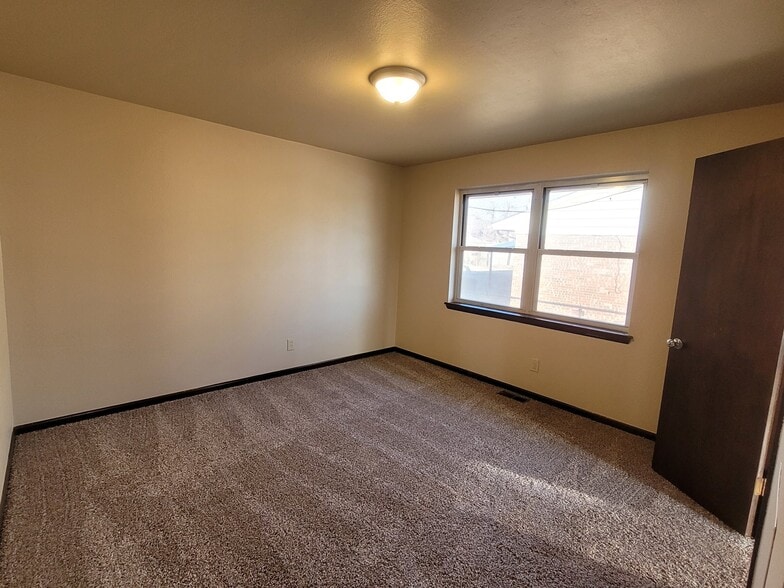 Building Photo - 4805 Del Crest Dr