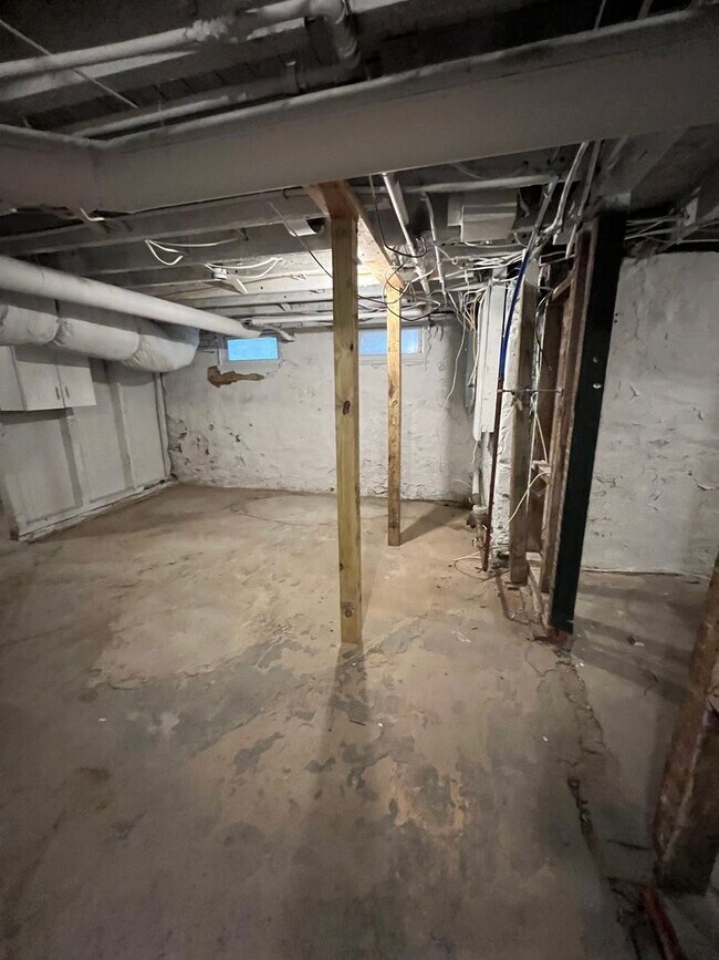 Building Photo - 601 E Mulberry St