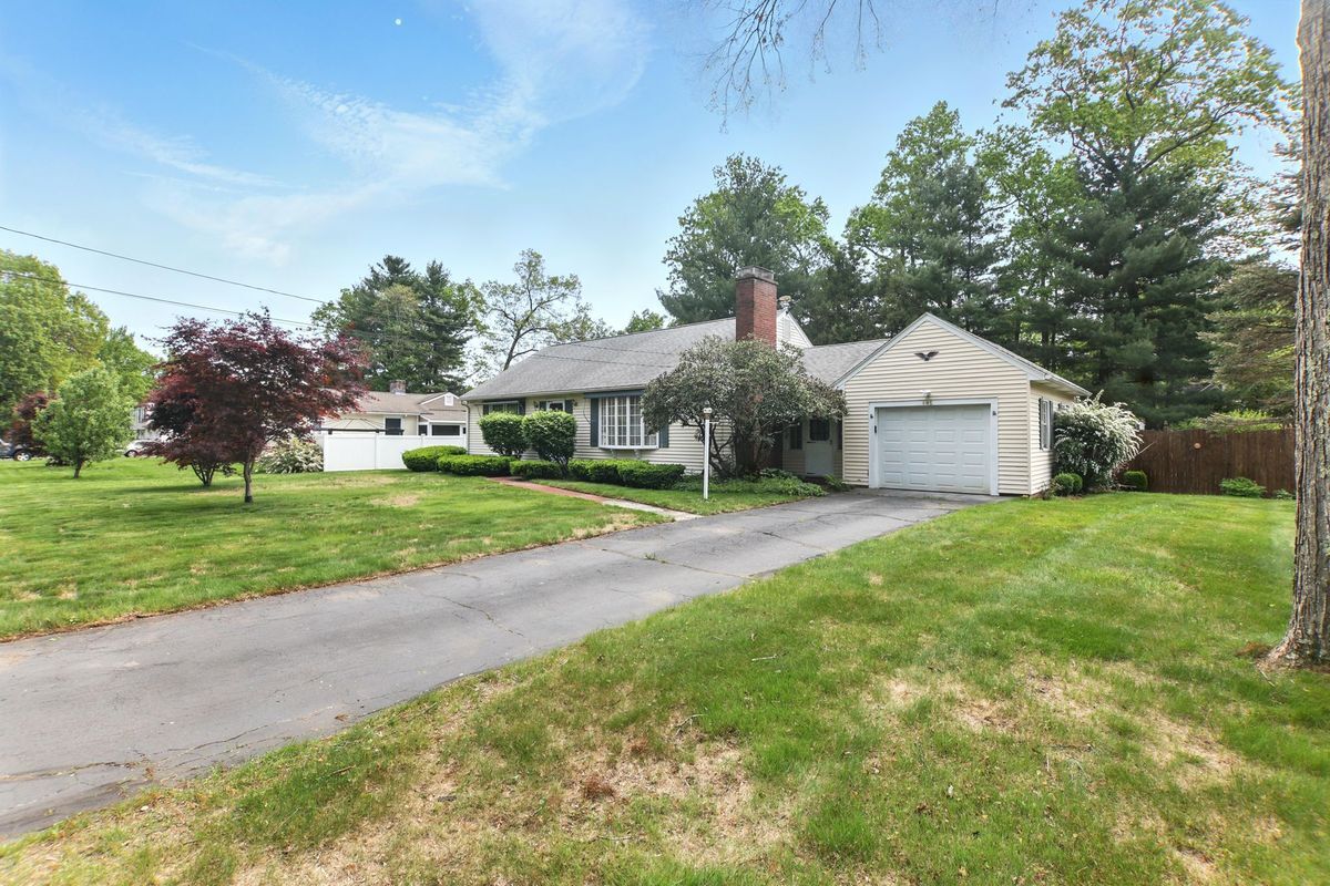 Building Photo - 109 Westwood Dr