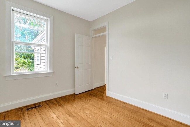 Building Photo - 225 S Payne St