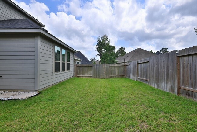 Building Photo - 317 Rise Ln