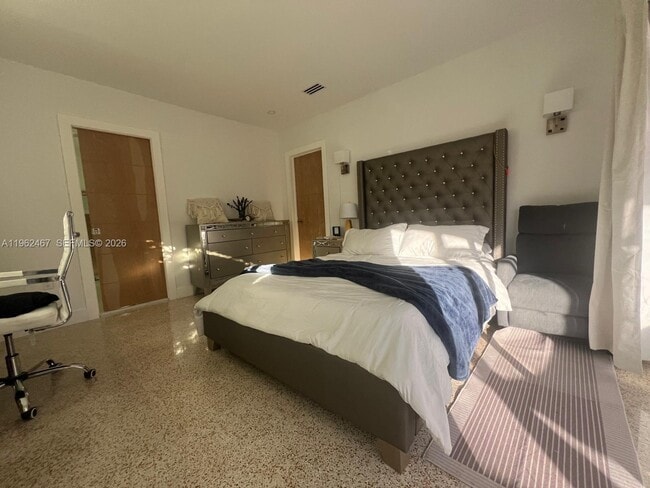 Building Photo - 9370 SW 57th Terrace