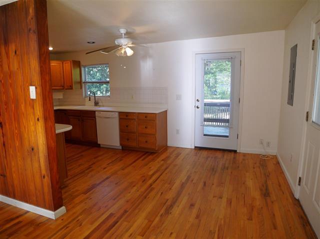 Building Photo - 5022 Ruthenia Rd