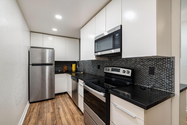 Building Photo - 2812 N Auburn Ct