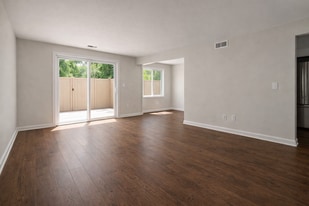 Building Photo - 24 Elderwood Dr