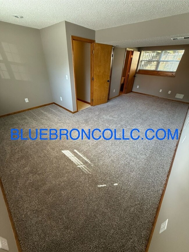 Building Photo - Check out this spacious home with thoughtf...