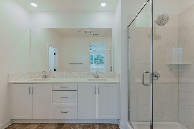 Building Photo - Charming 4 Bedroom 3.5 Bath in Carmel Mountain Ranch