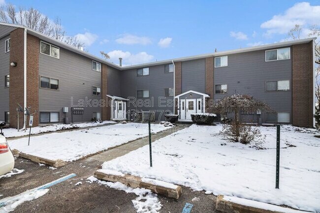 Building Photo - 1015 36th St SW