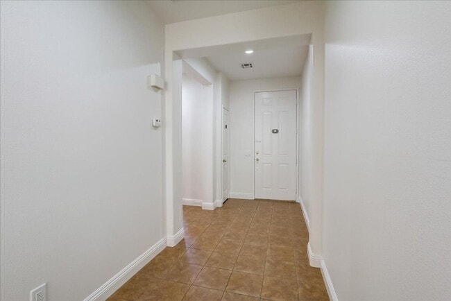Building Photo - LOVELY SOUTHERN HIGHLANDS SINGLE STORY!