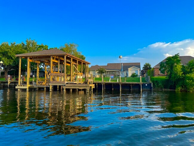 Building Photo - 409 Moonraker Dr