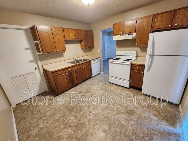 Building Photo - 2480 E Clayton Dr