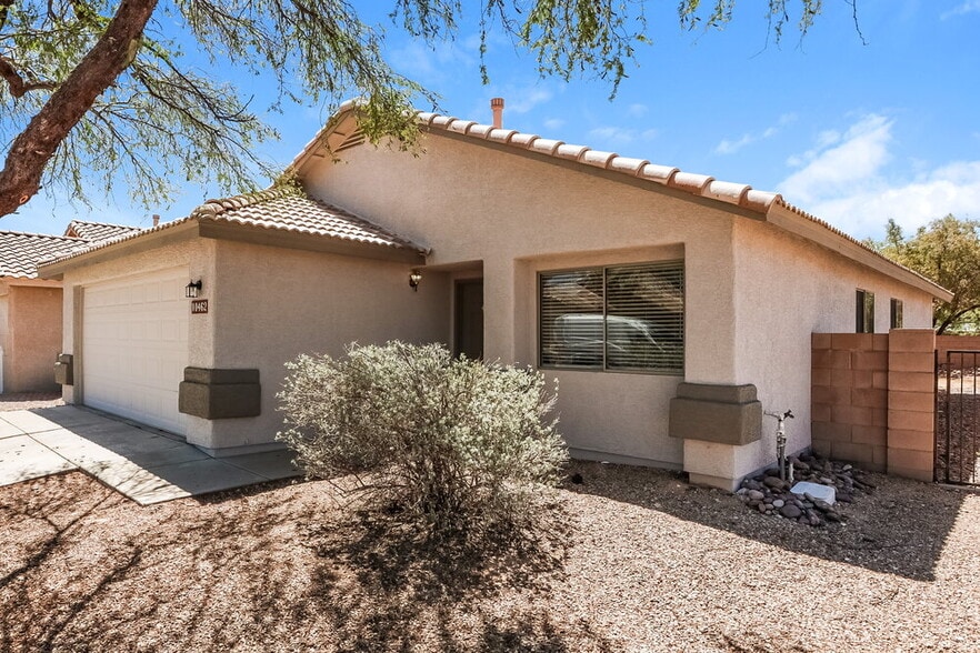 Building Photo - 10462 E Dusky Willow Dr