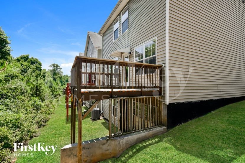 Building Photo - 6272 Lake Valley Point