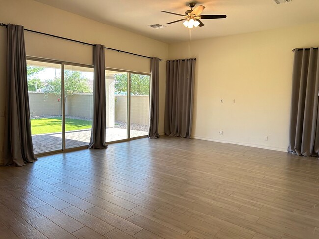 Building Photo - Beautiful home with generation suite in gated community