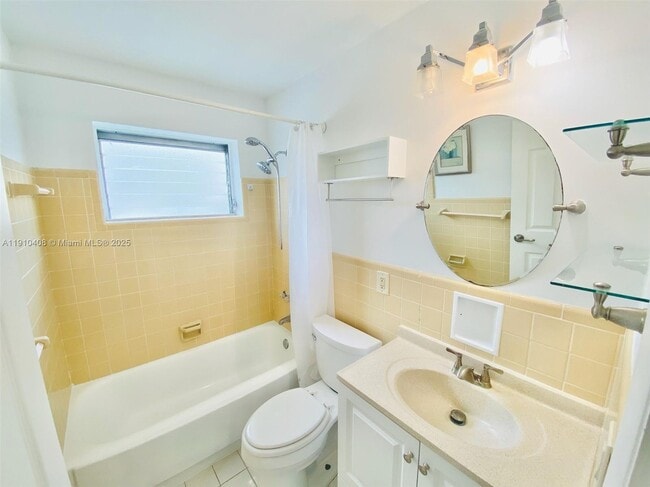 Building Photo - 10250 W Bay Harbor Dr