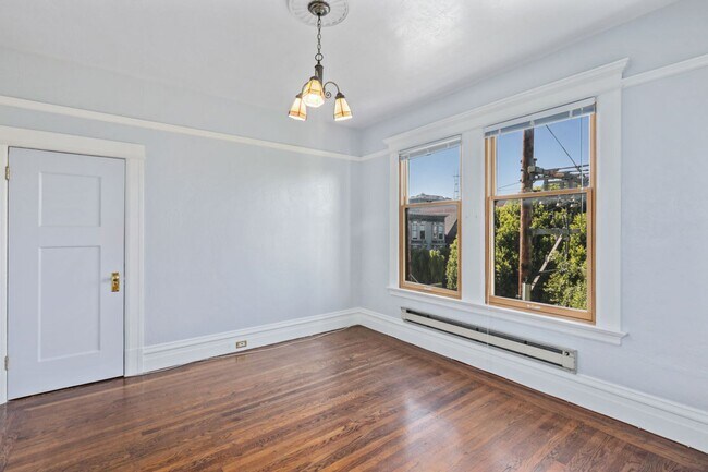 Building Photo - Lower Haight: Remodeled Top Floor 1 Bed 1 Bath near Duboce Park