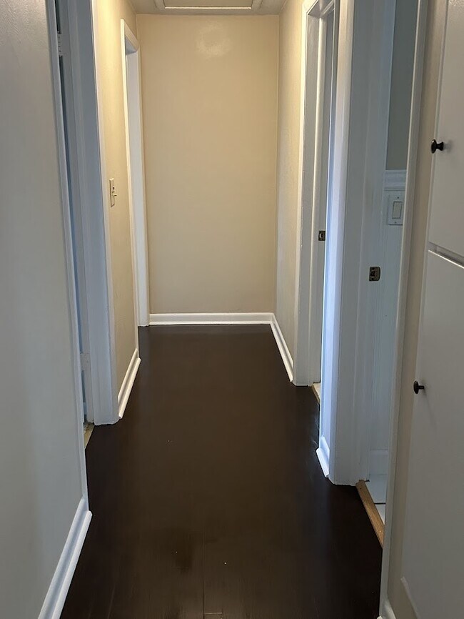 Building Photo - 3738 Green Acre Dr