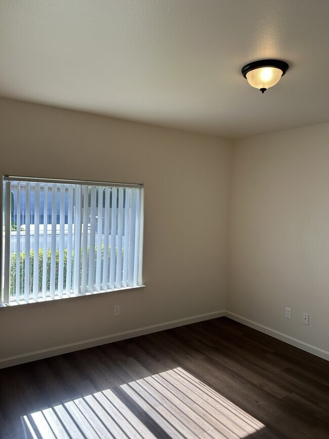 Building Photo - 1333 Glenbrook Way