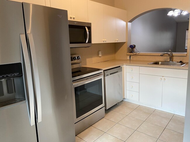 Building Photo - 3501 Briar Bay Blvd