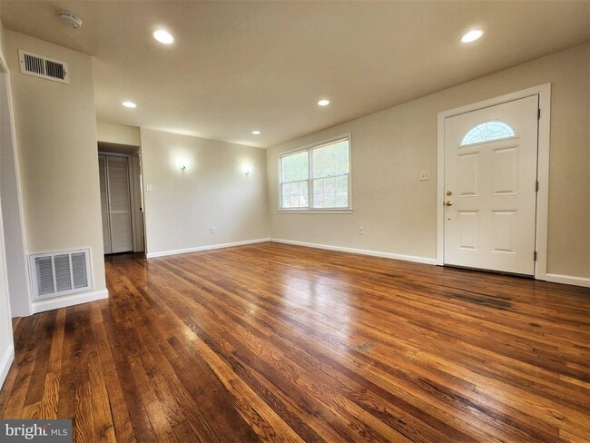 Building Photo - 2616 Kirtland Ave