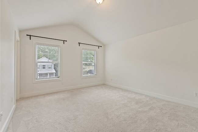 Building Photo - 1455 Reynolds Dr