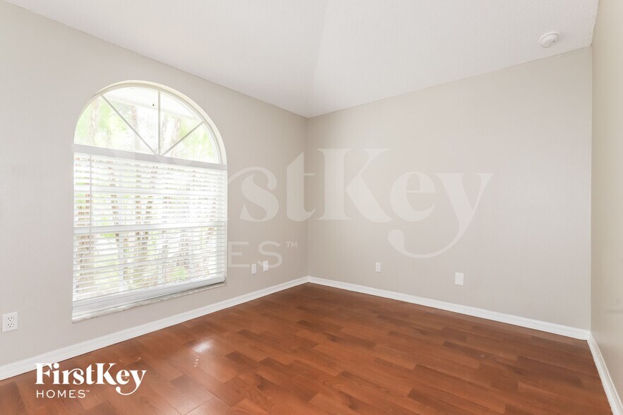 Building Photo - 1403 Scotch Pine Dr
