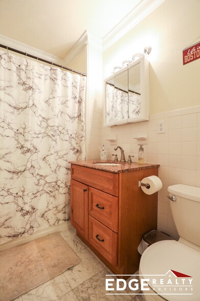 Building Photo - 12 Sutherland Rd