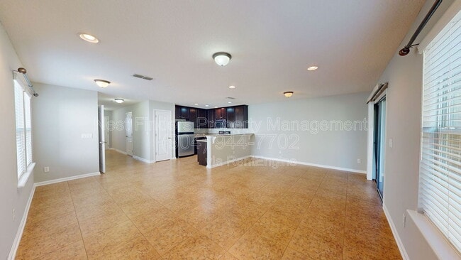 Building Photo - 464 Walnut Dr