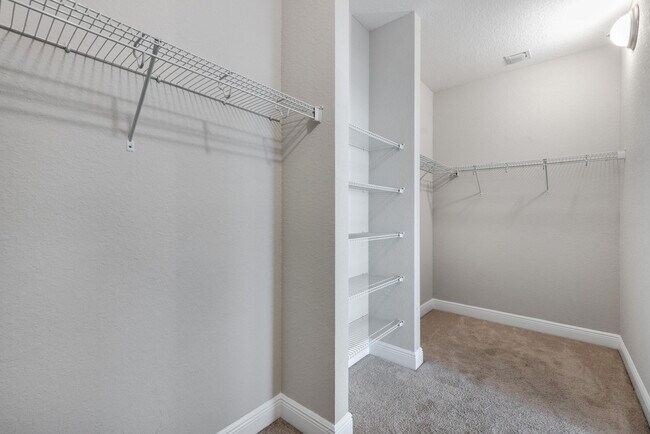 Building Photo - 1367 NW Leonardo Cir