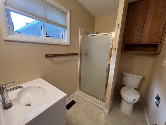 Building Photo - 1345 SE Madison St