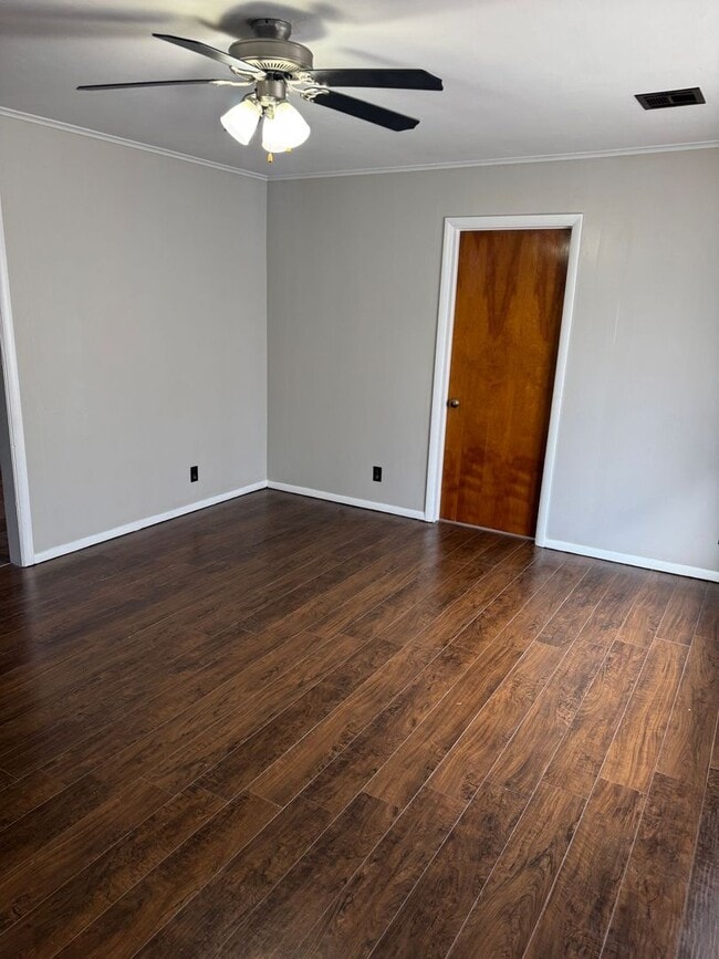 Building Photo - 213 NE Fenway Ave