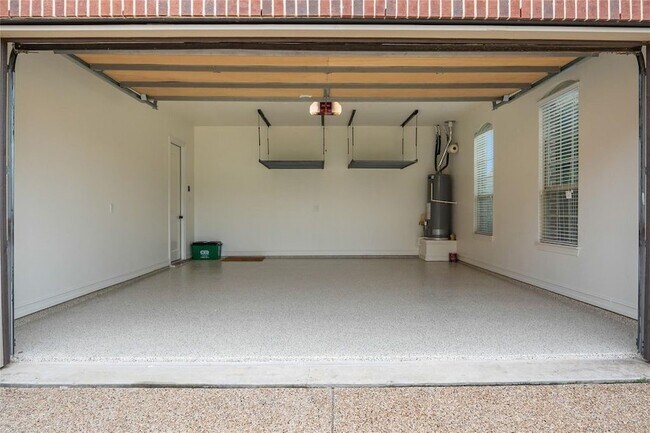 Building Photo - 2820 Annandale Dr