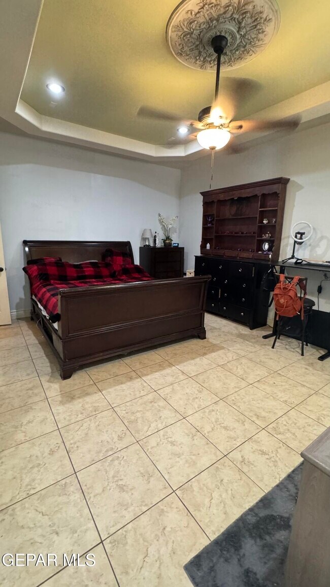 Building Photo - 7381 Black Mesa Dr