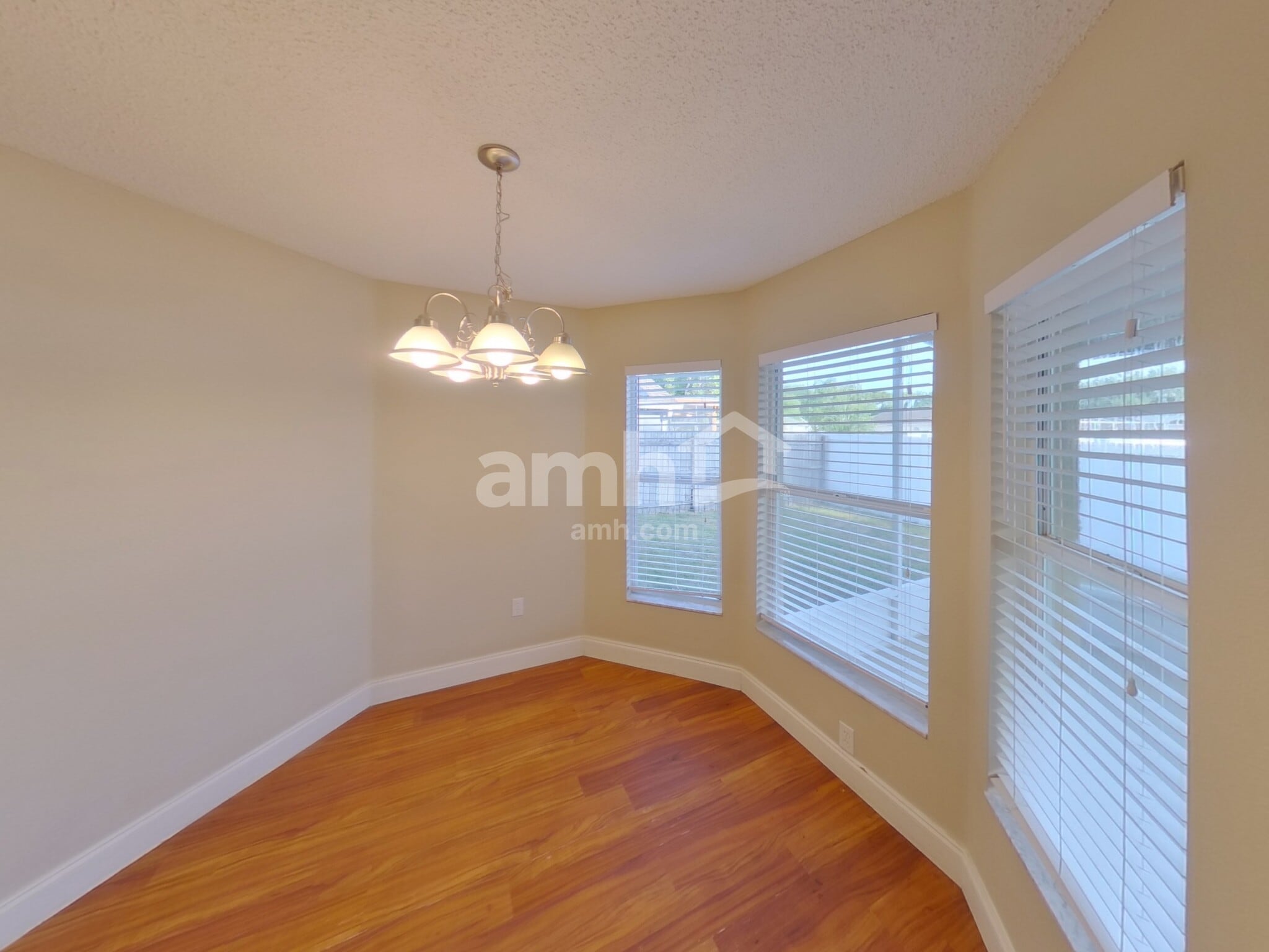 Building Photo - 28721 Seashell Ct