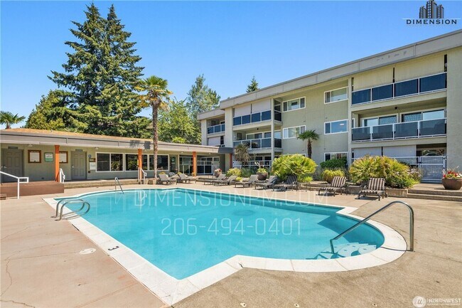 Building Photo - 1 Bedroom Condo with View in the heart of Bellvue!
