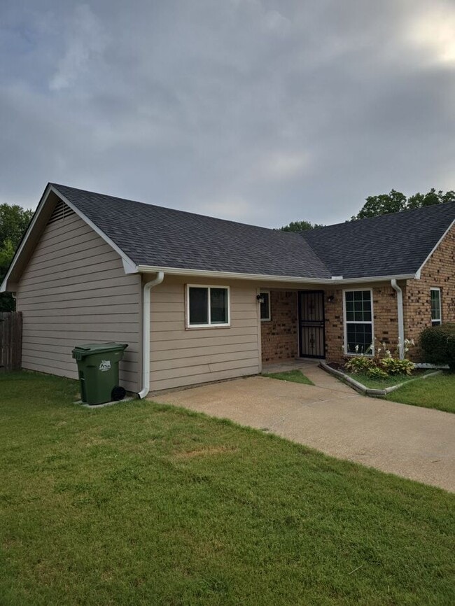 Primary Photo - 5008 Clear Creek Dr